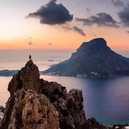 Апартаменты Melinas Sunset-romantic Honeymoon With Amazing Seaview Sunset Миртеа