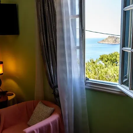 Апартаменты Melinas Sunset-romantic Honeymoon With Amazing Seaview Sunset Миртеа