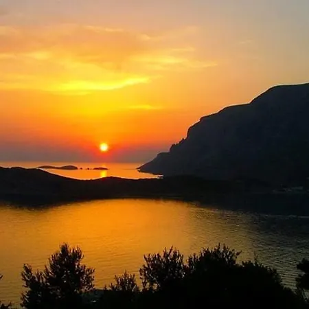 Апартаменты Melinas Sunset-romantic Honeymoon With Amazing Seaview Sunset